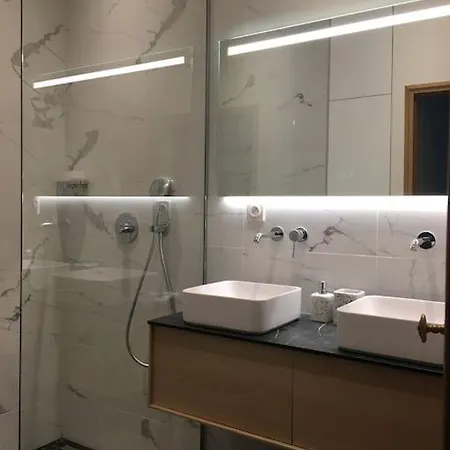 4 Personnes Avec Jardin-paris Centre Apartment