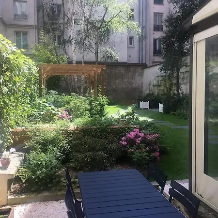 4 Personnes Avec Jardin-paris Centre Apartment Paris
